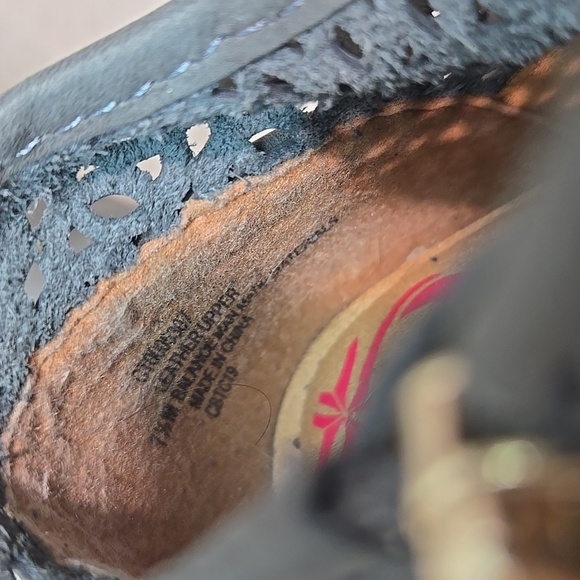 Comfortiva Women's Ankle Pillowtop Leather Memory Foam Boots Shoes Sz 7.5M - Picture 11 of 11